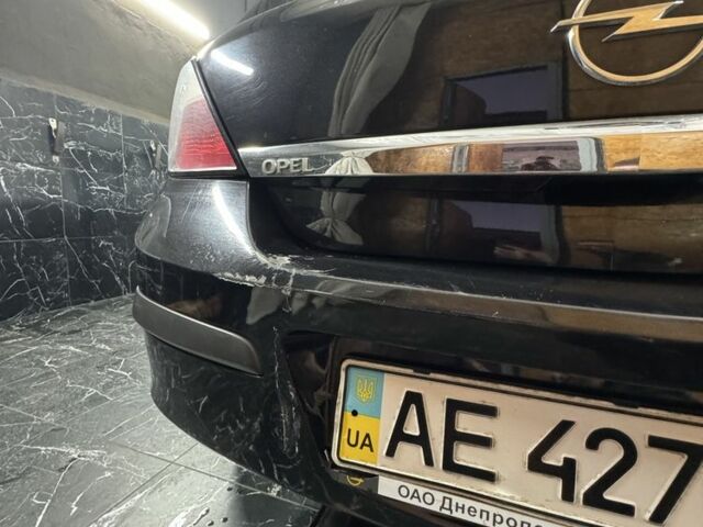 Черный Опель Астра, объемом двигателя 1.4 л и пробегом 220 тыс. км за 4500 $, фото 1 на Automoto.ua