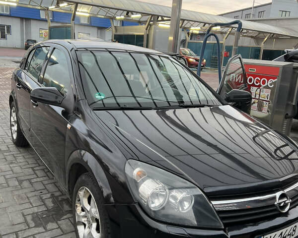 Черный Опель Астра, объемом двигателя 1.8 л и пробегом 165 тыс. км за 5500 $, фото 5 на Automoto.ua