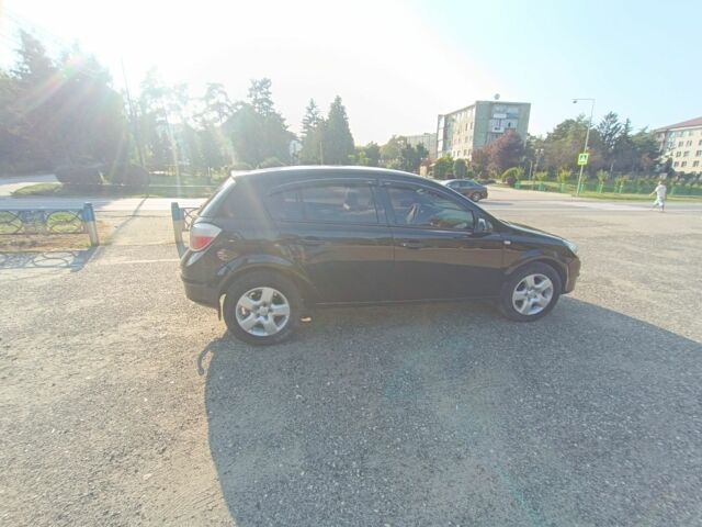 Черный Опель Астра, объемом двигателя 1.6 л и пробегом 220 тыс. км за 3000 $, фото 6 на Automoto.ua