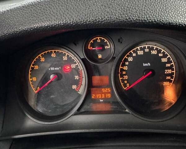 Черный Опель Астра, объемом двигателя 1.4 л и пробегом 219 тыс. км за 5000 $, фото 8 на Automoto.ua