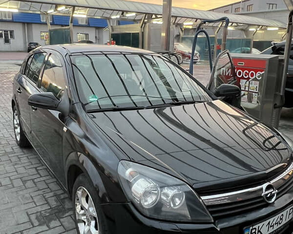 Черный Опель Астра, объемом двигателя 1.8 л и пробегом 165 тыс. км за 5500 $, фото 8 на Automoto.ua