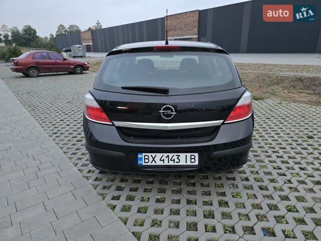 Черный Опель Астра, объемом двигателя 1.8 л и пробегом 142 тыс. км за 6200 $, фото 1 на Automoto.ua
