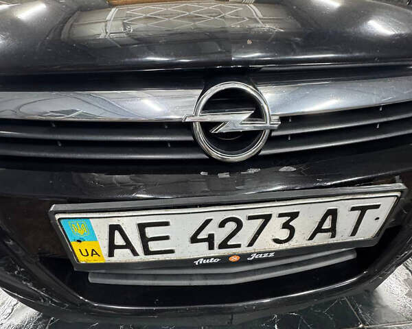 Черный Опель Астра, объемом двигателя 1.4 л и пробегом 220 тыс. км за 4700 $, фото 7 на Automoto.ua