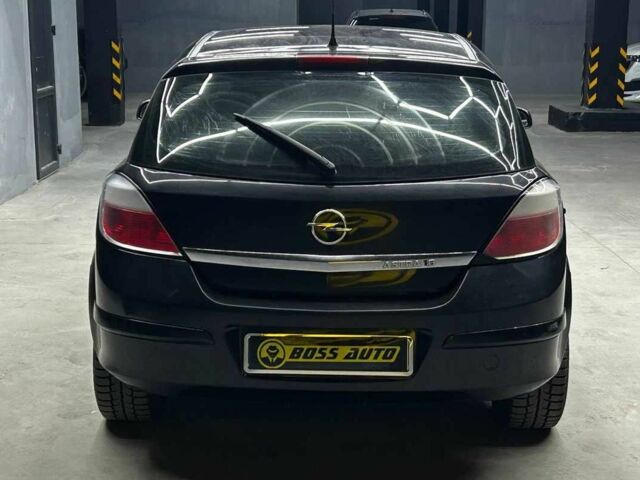Черный Опель Астра, объемом двигателя 1.6 л и пробегом 213 тыс. км за 4300 $, фото 4 на Automoto.ua