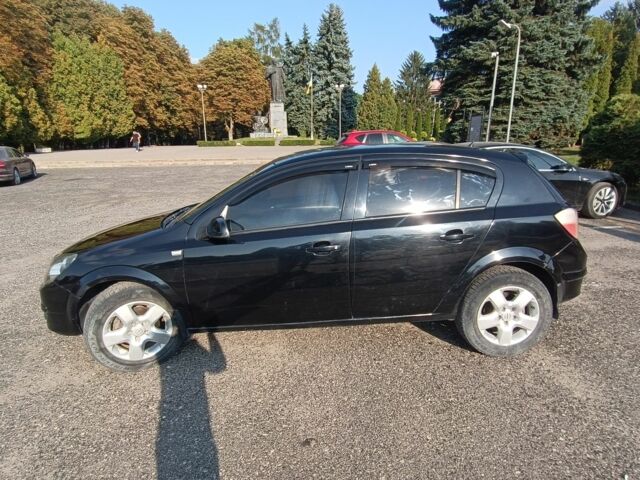 Черный Опель Астра, объемом двигателя 1.6 л и пробегом 220 тыс. км за 3000 $, фото 2 на Automoto.ua