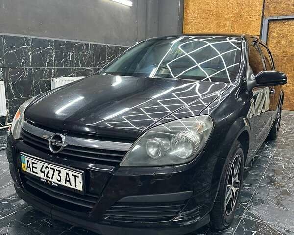 Черный Опель Астра, объемом двигателя 1.4 л и пробегом 219 тыс. км за 5000 $, фото 12 на Automoto.ua
