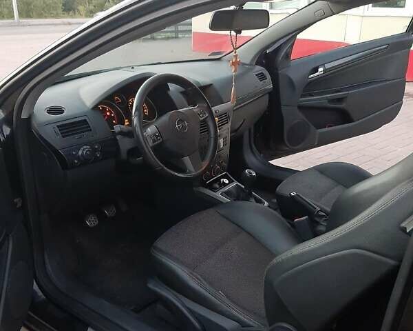 Черный Опель Астра, объемом двигателя 1.7 л и пробегом 167 тыс. км за 5600 $, фото 14 на Automoto.ua