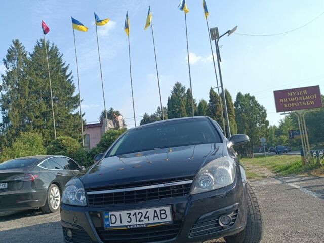 Черный Опель Астра, объемом двигателя 1.6 л и пробегом 220 тыс. км за 3600 $, фото 1 на Automoto.ua