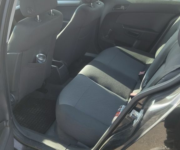 Чорний Опель Астра, об'ємом двигуна 1.6 л та пробігом 224 тис. км за 5700 $, фото 5 на Automoto.ua