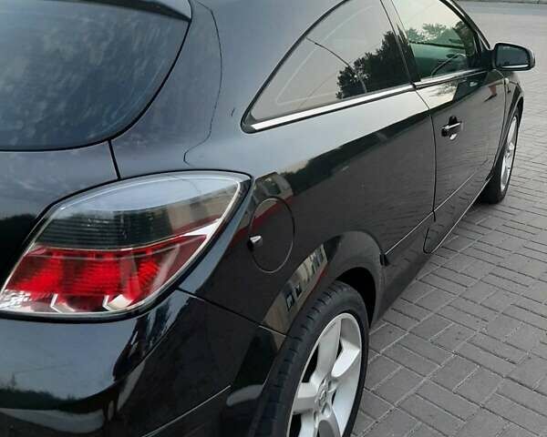 Черный Опель Астра, объемом двигателя 1.7 л и пробегом 167 тыс. км за 5600 $, фото 5 на Automoto.ua