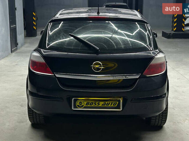 Черный Опель Астра, объемом двигателя 1.6 л и пробегом 213 тыс. км за 4300 $, фото 4 на Automoto.ua