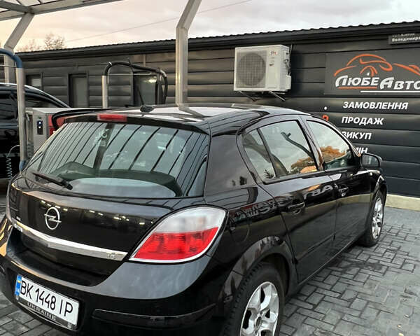 Черный Опель Астра, объемом двигателя 1.8 л и пробегом 165 тыс. км за 5500 $, фото 1 на Automoto.ua