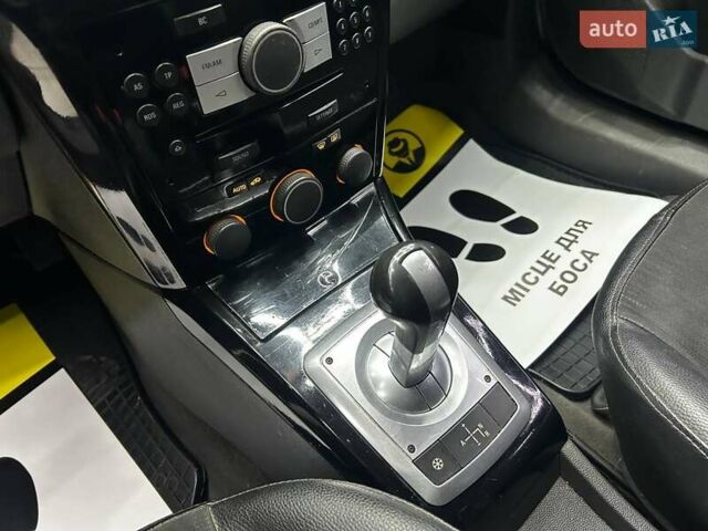 Черный Опель Астра, объемом двигателя 1.6 л и пробегом 213 тыс. км за 4300 $, фото 9 на Automoto.ua