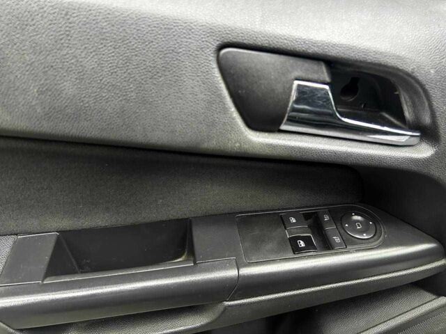 Черный Опель Астра, объемом двигателя 1.6 л и пробегом 213 тыс. км за 4300 $, фото 6 на Automoto.ua