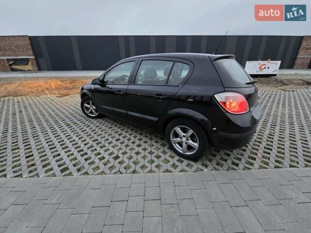 Черный Опель Астра, объемом двигателя 1.8 л и пробегом 142 тыс. км за 6200 $, фото 5 на Automoto.ua