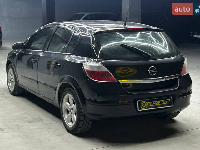 Черный Опель Астра, объемом двигателя 1.6 л и пробегом 213 тыс. км за 4300 $, фото 3 на Automoto.ua