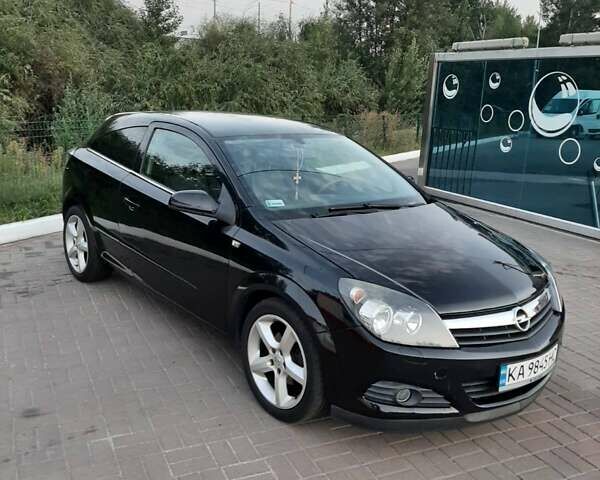 Черный Опель Астра, объемом двигателя 1.7 л и пробегом 167 тыс. км за 5600 $, фото 4 на Automoto.ua