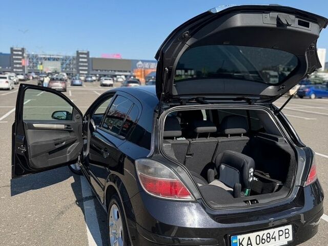 Черный Опель Астра, объемом двигателя 1.6 л и пробегом 220 тыс. км за 5200 $, фото 5 на Automoto.ua