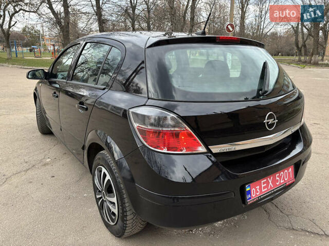 Черный Опель Астра, объемом двигателя 1.6 л и пробегом 218 тыс. км за 5950 $, фото 2 на Automoto.ua