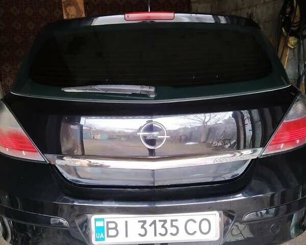 Черный Опель Астра, объемом двигателя 1.6 л и пробегом 250 тыс. км за 5600 $, фото 3 на Automoto.ua