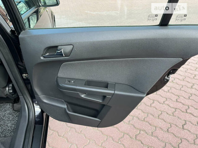 Черный Опель Астра, объемом двигателя 1.6 л и пробегом 188 тыс. км за 5350 $, фото 29 на Automoto.ua
