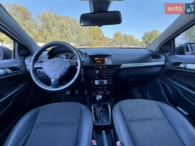 Черный Опель Астра, объемом двигателя 1.4 л и пробегом 270 тыс. км за 4700 $, фото 7 на Automoto.ua