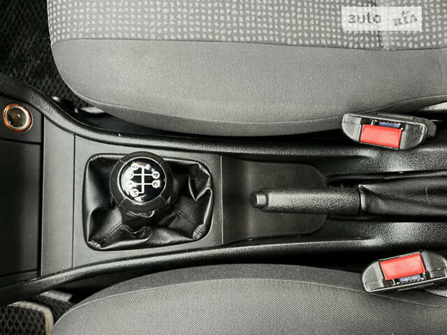 Черный Опель Астра, объемом двигателя 1.36 л и пробегом 82 тыс. км за 4000 $, фото 13 на Automoto.ua