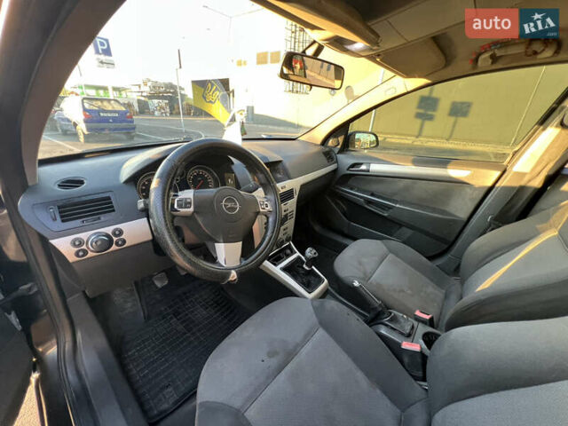 Черный Опель Астра, объемом двигателя 1.6 л и пробегом 470 тыс. км за 3500 $, фото 22 на Automoto.ua