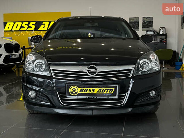 Черный Опель Астра, объемом двигателя 1.8 л и пробегом 224 тыс. км за 6999 $, фото 1 на Automoto.ua
