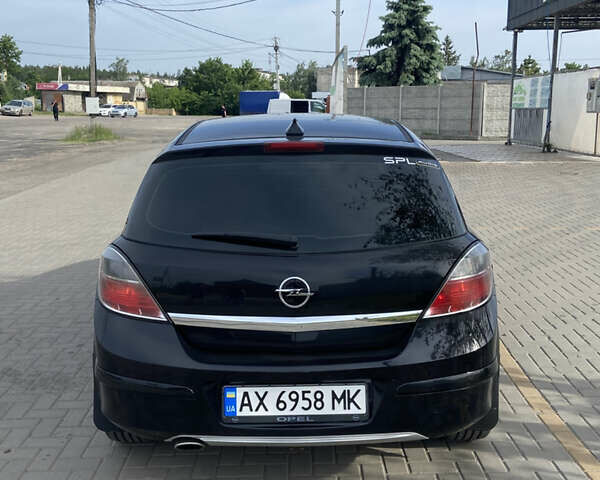 Черный Опель Астра, объемом двигателя 1.6 л и пробегом 170 тыс. км за 5150 $, фото 3 на Automoto.ua