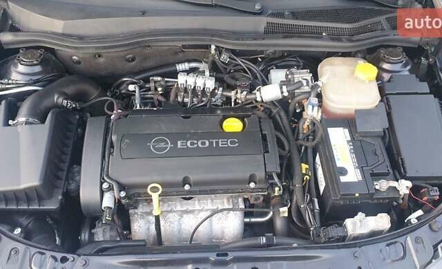 Черный Опель Астра, объемом двигателя 1.8 л и пробегом 224 тыс. км за 6500 $, фото 7 на Automoto.ua