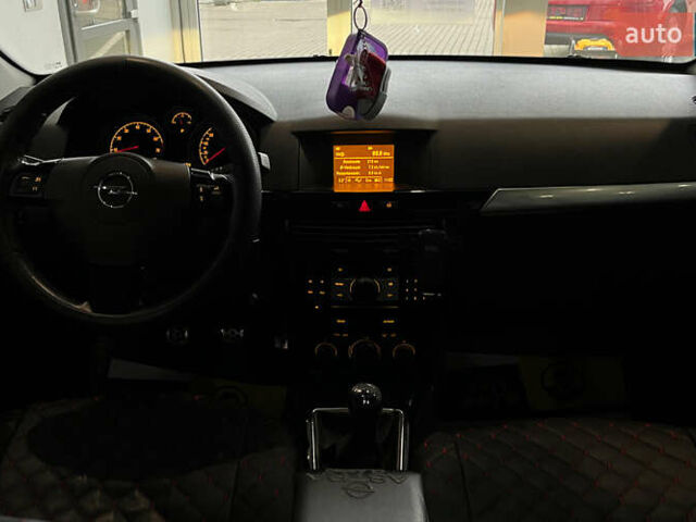 Черный Опель Астра, объемом двигателя 1.8 л и пробегом 224 тыс. км за 6999 $, фото 9 на Automoto.ua