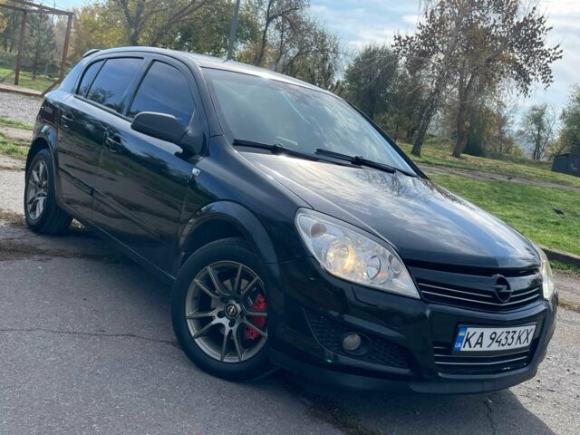 Опель Астра 2007 в Кривом Роге на Automoto.ua Черный Опель Астра, объемом двигателя 1.8 л и пробегом 220 тыс. км за 6000 $, фото 1 на Automoto.ua