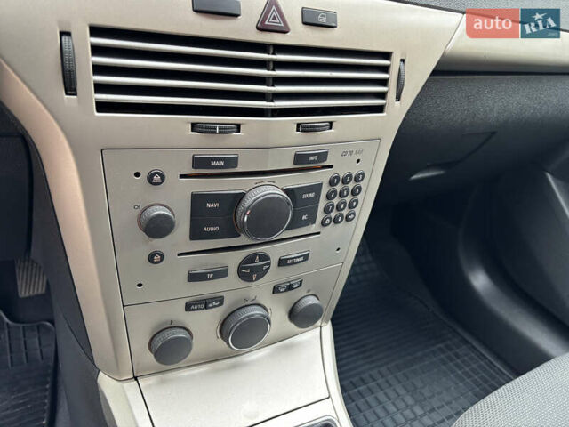 Черный Опель Астра, объемом двигателя 1.6 л и пробегом 218 тыс. км за 5950 $, фото 8 на Automoto.ua