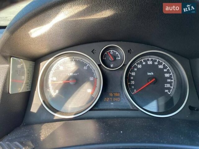 Черный Опель Астра, объемом двигателя 1.3 л и пробегом 227 тыс. км за 4600 $, фото 15 на Automoto.ua