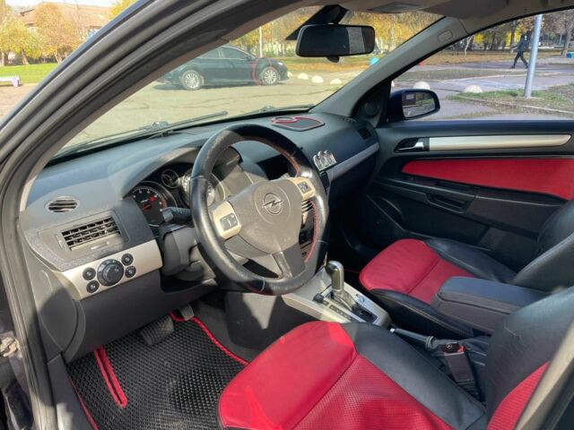 Опель Астра 2007 в Кривом Роге на Automoto.ua Черный Опель Астра, объемом двигателя 1.8 л и пробегом 220 тыс. км за 6000 $, фото 9 на Automoto.ua