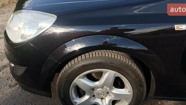 Черный Опель Астра, объемом двигателя 1.6 л и пробегом 203 тыс. км за 5850 $, фото 10 на Automoto.ua