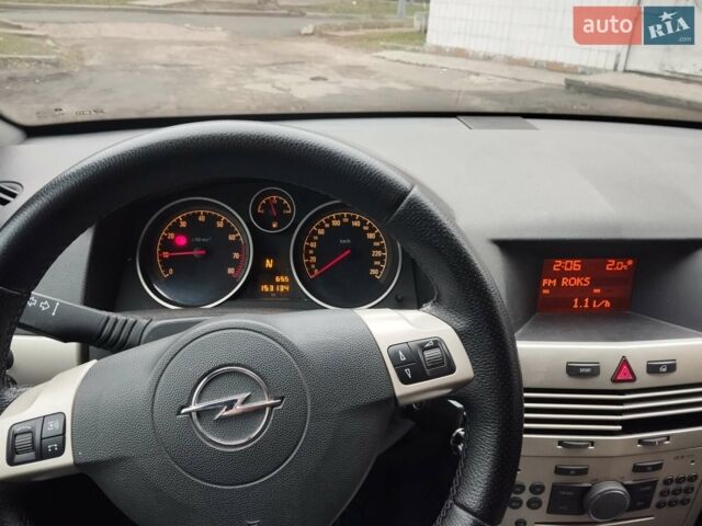 Чорний Опель Астра, об'ємом двигуна 1.6 л та пробігом 153 тис. км за 4500 $, фото 3 на Automoto.ua