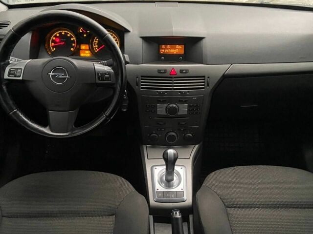 Черный Опель Астра, объемом двигателя 1.4 л и пробегом 155 тыс. км за 3950 $, фото 8 на Automoto.ua