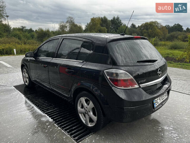 Черный Опель Астра, объемом двигателя 1.7 л и пробегом 320 тыс. км за 5400 $, фото 6 на Automoto.ua