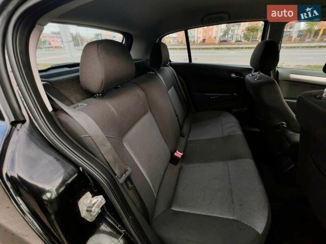 Черный Опель Астра, объемом двигателя 1.6 л и пробегом 194 тыс. км за 5300 $, фото 22 на Automoto.ua