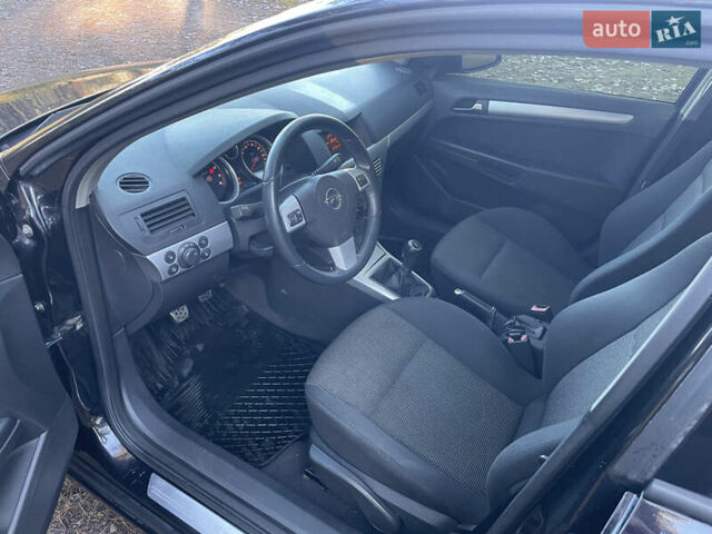 Черный Опель Астра, объемом двигателя 1.8 л и пробегом 250 тыс. км за 5700 $, фото 13 на Automoto.ua