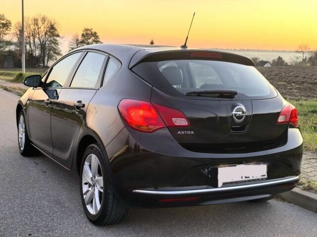 Черный Опель Астра, объемом двигателя 1.6 л и пробегом 255 тыс. км за 2700 $, фото 2 на Automoto.ua