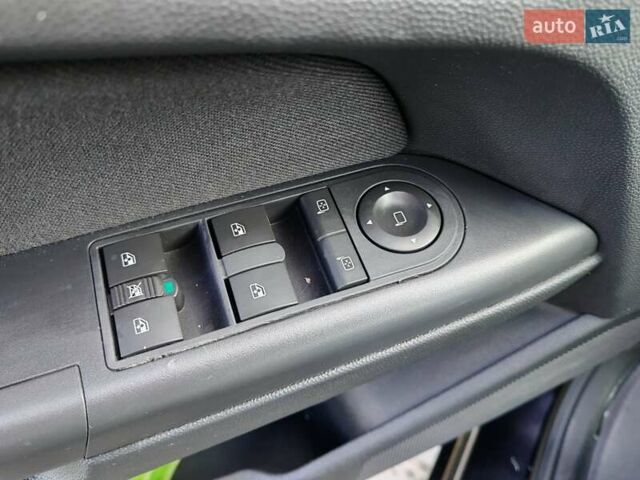 Черный Опель Астра, объемом двигателя 1.6 л и пробегом 194 тыс. км за 5300 $, фото 27 на Automoto.ua