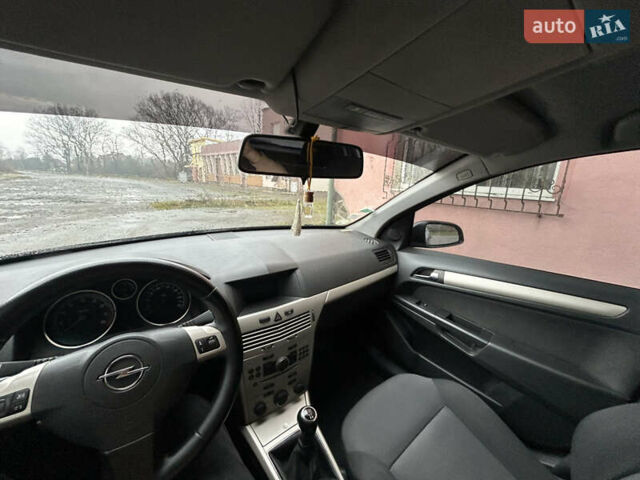 Черный Опель Астра, объемом двигателя 1.4 л и пробегом 220 тыс. км за 4350 $, фото 9 на Automoto.ua
