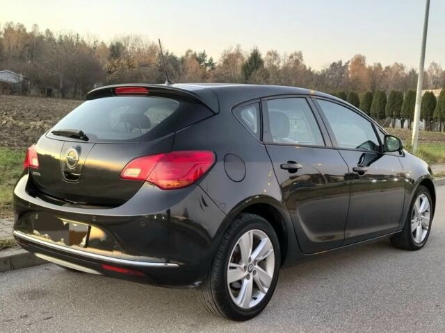 Черный Опель Астра, объемом двигателя 1.6 л и пробегом 255 тыс. км за 2700 $, фото 3 на Automoto.ua