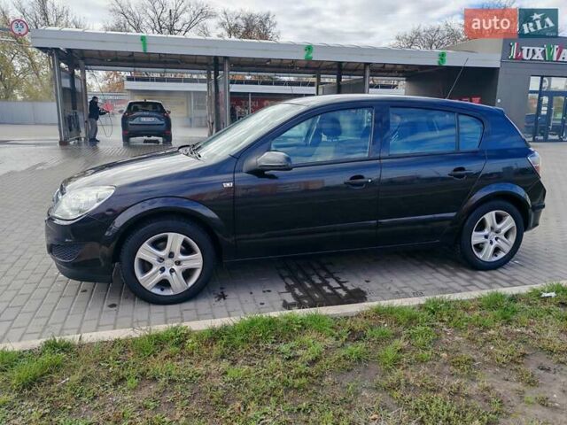 Черный Опель Астра, объемом двигателя 1.6 л и пробегом 194 тыс. км за 5300 $, фото 3 на Automoto.ua