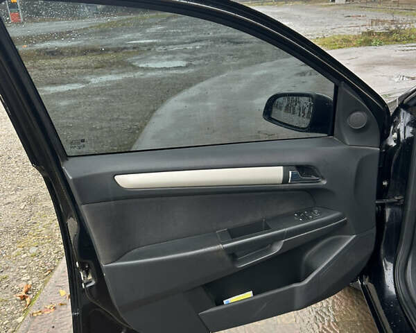 Черный Опель Астра, объемом двигателя 1.4 л и пробегом 220 тыс. км за 4350 $, фото 14 на Automoto.ua