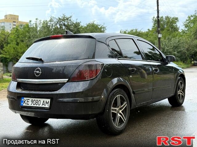 Черный Опель Астра, объемом двигателя 1.6 л и пробегом 370 тыс. км за 3599 $, фото 2 на Automoto.ua