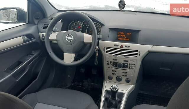 Чорний Опель Астра, об'ємом двигуна 1.6 л та пробігом 220 тис. км за 4800 $, фото 42 на Automoto.ua